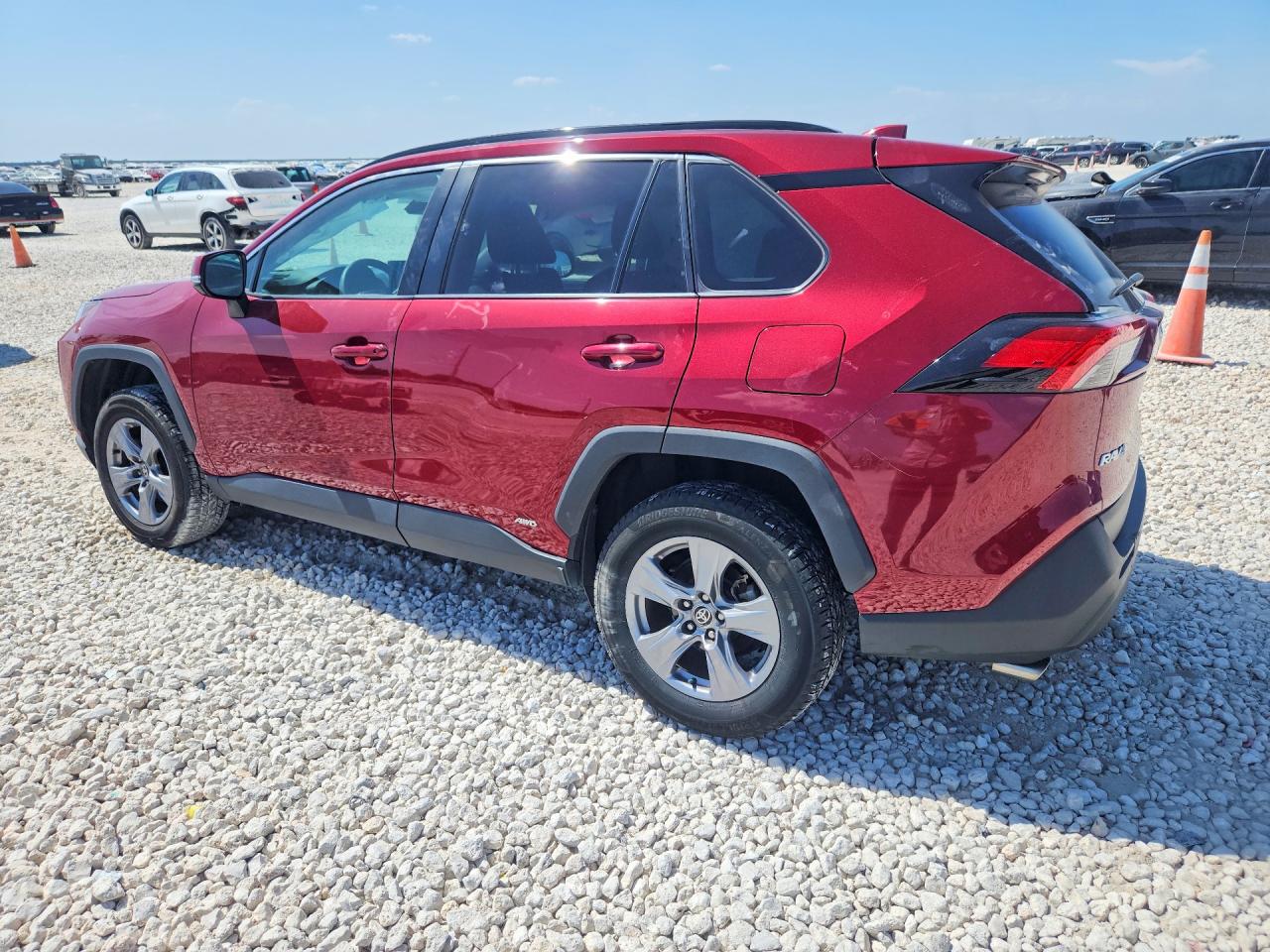 2022 TOYOTA RAV4 XLE — снимка 2