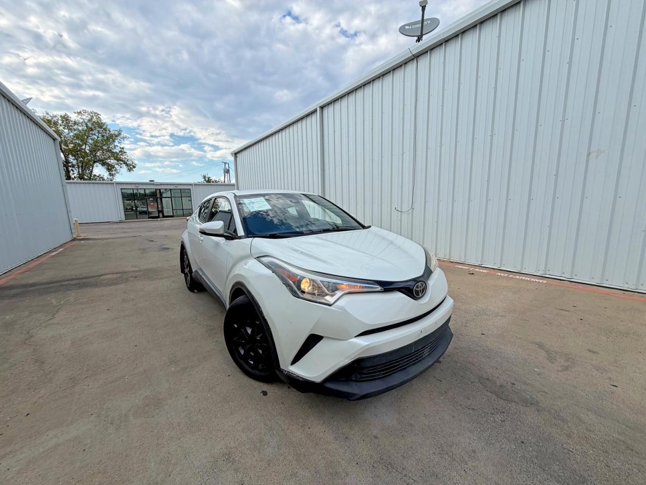 2019 TOYOTA C-HR LE