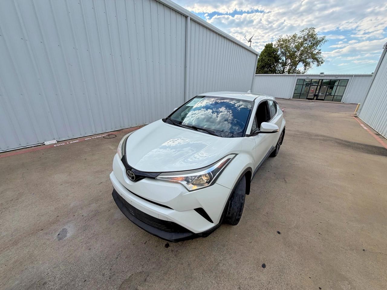 2019 TOYOTA C-HR LE — снимка 2