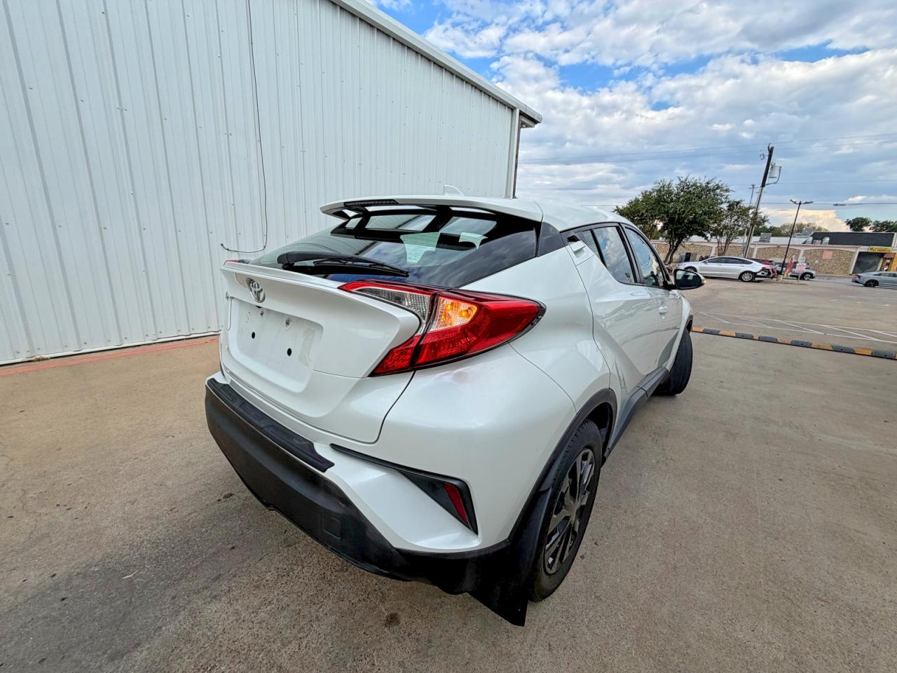 2019 TOYOTA C-HR LE — снимка 4
