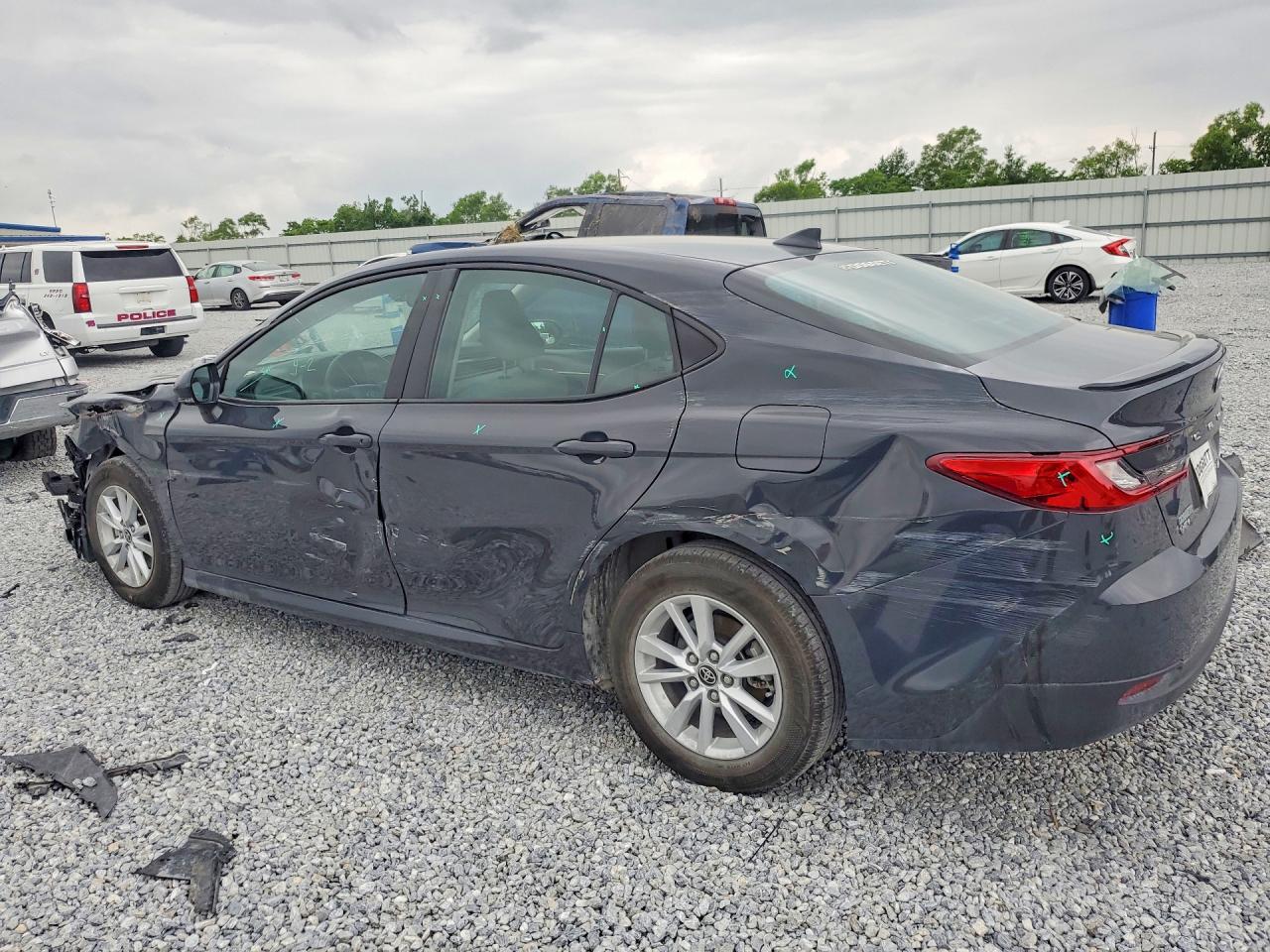 2025 TOYOTA CAMRY LE — снимка 2