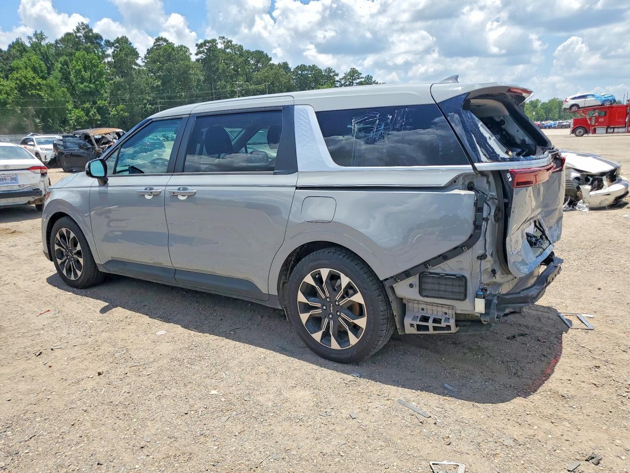 2024 KIA CARNIVAL EX — снимка 2