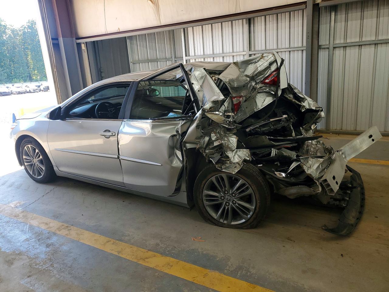 2017 TOYOTA CAMRY SE — снимка 2