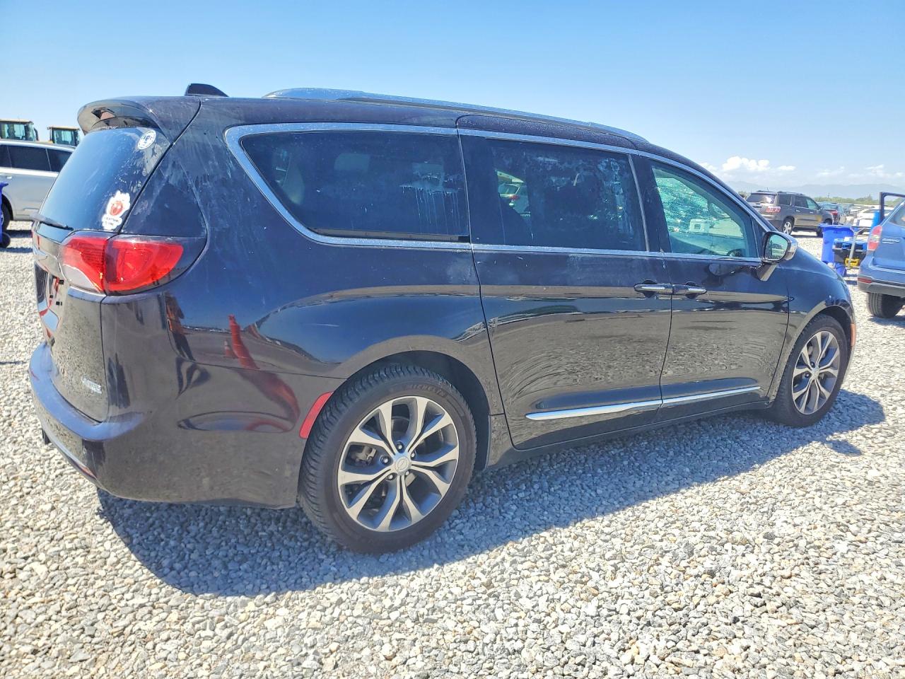 2017 CHRYSLER PACIFICA LIMITED — снимка 3
