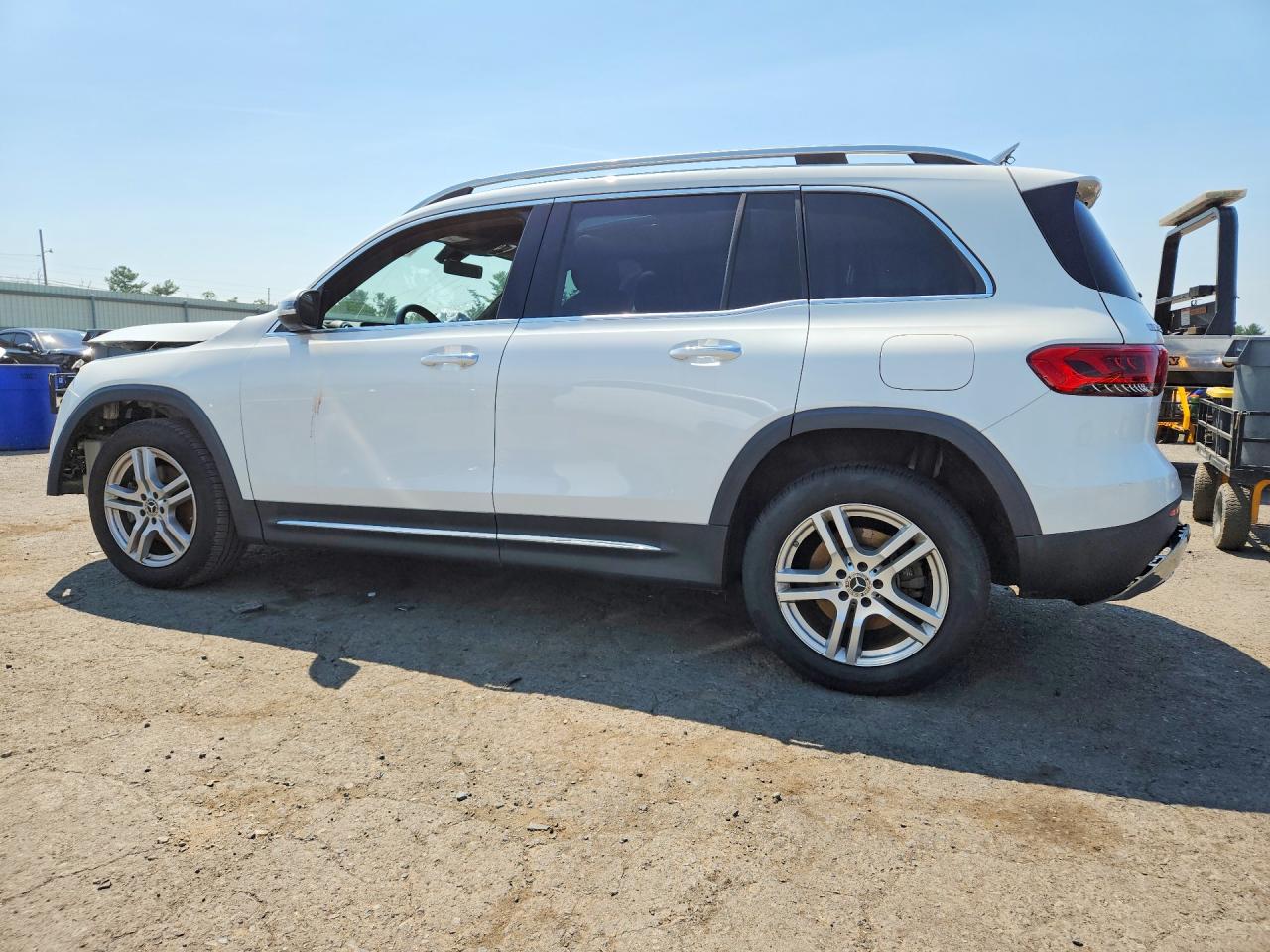 2021 MERCEDES-BENZ GLB 250 4MATIC — снимка 2