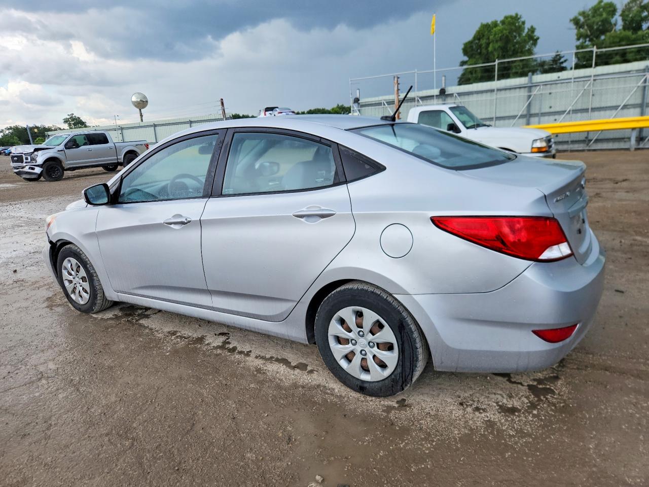 2016 HYUNDAI ACCENT SE — снимка 2