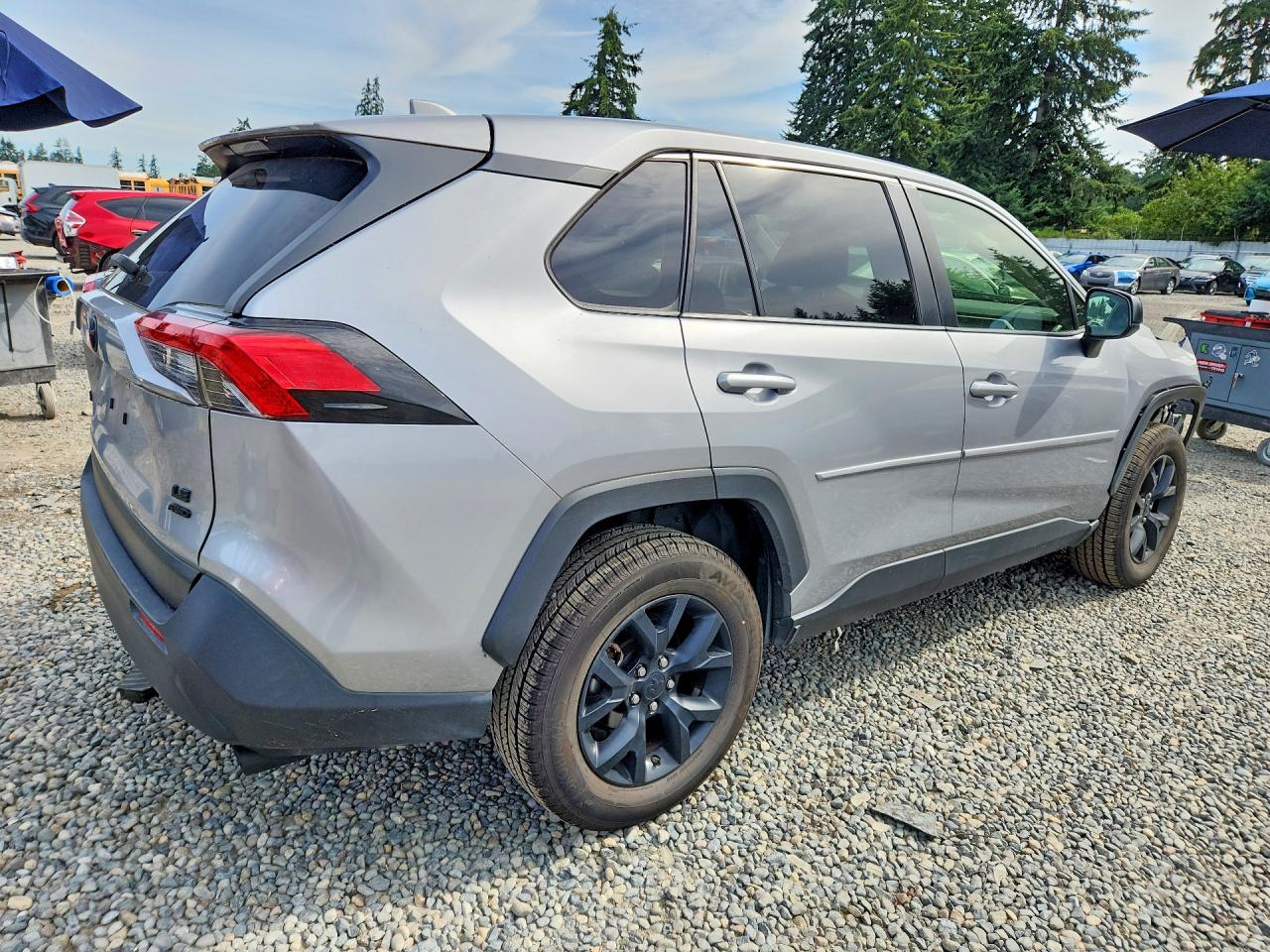 2023 TOYOTA RAV4 LE — снимка 3