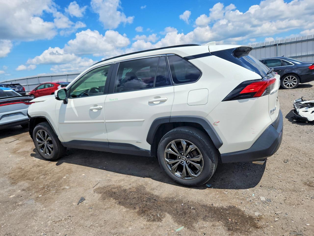 2022 TOYOTA RAV4 XLE PREMIUM — снимка 2
