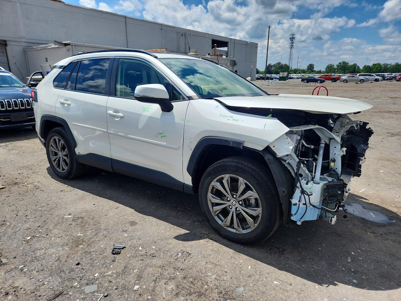 2022 TOYOTA RAV4 XLE PREMIUM — снимка 4