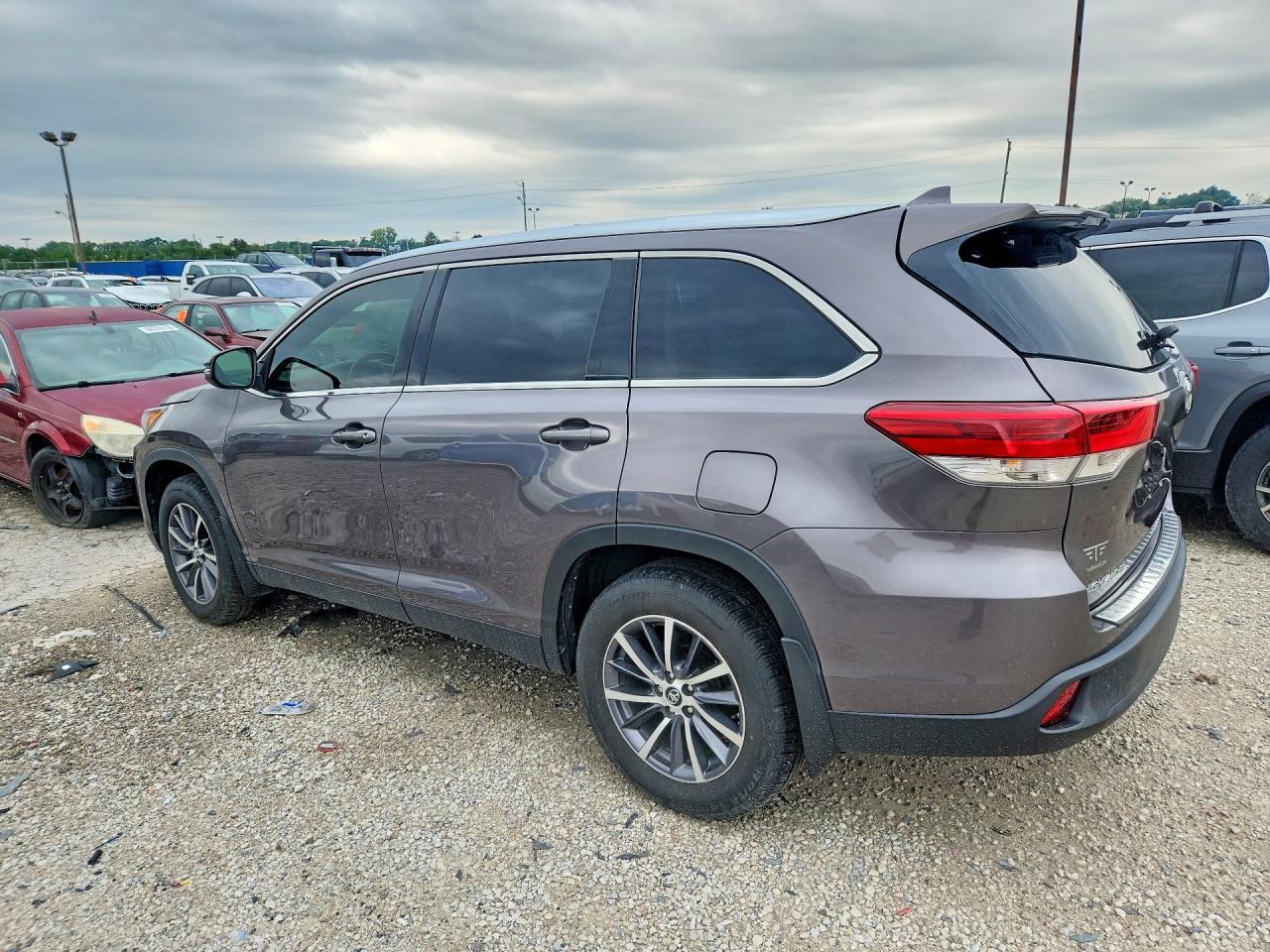 2019 TOYOTA HIGHLANDER XLE — снимка 2