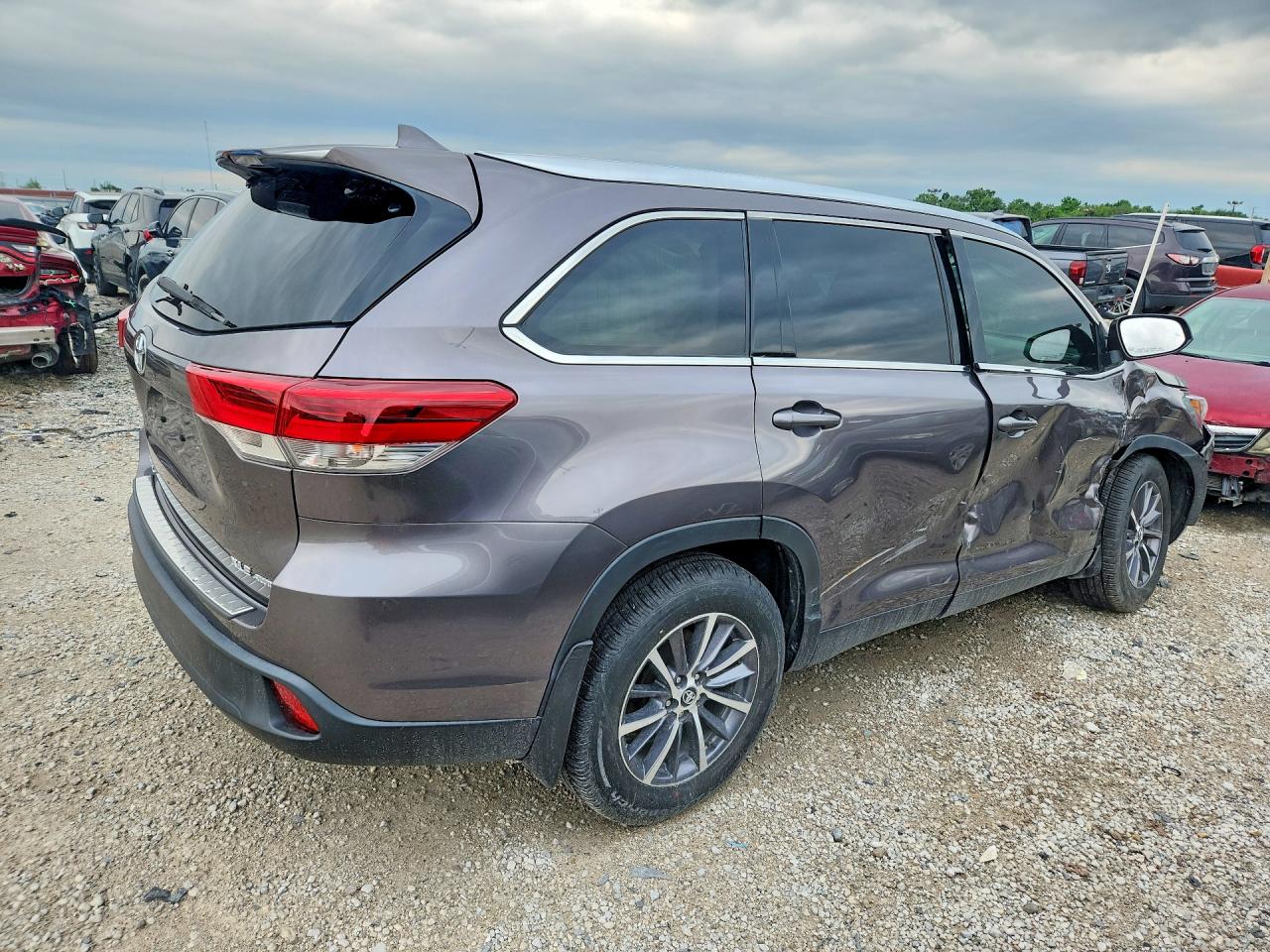 2019 TOYOTA HIGHLANDER XLE — снимка 3