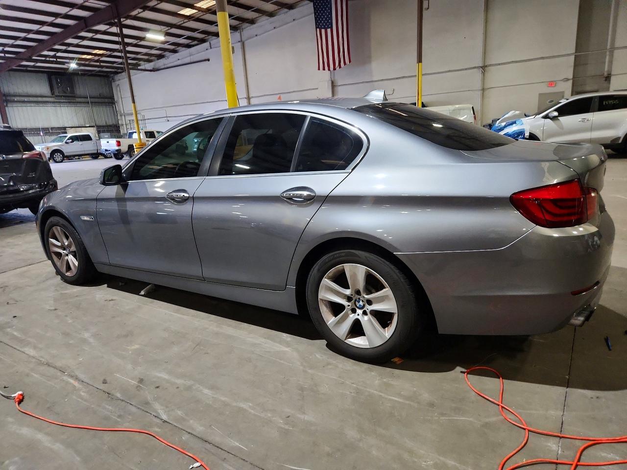 2013 BMW 528 I — снимка 2