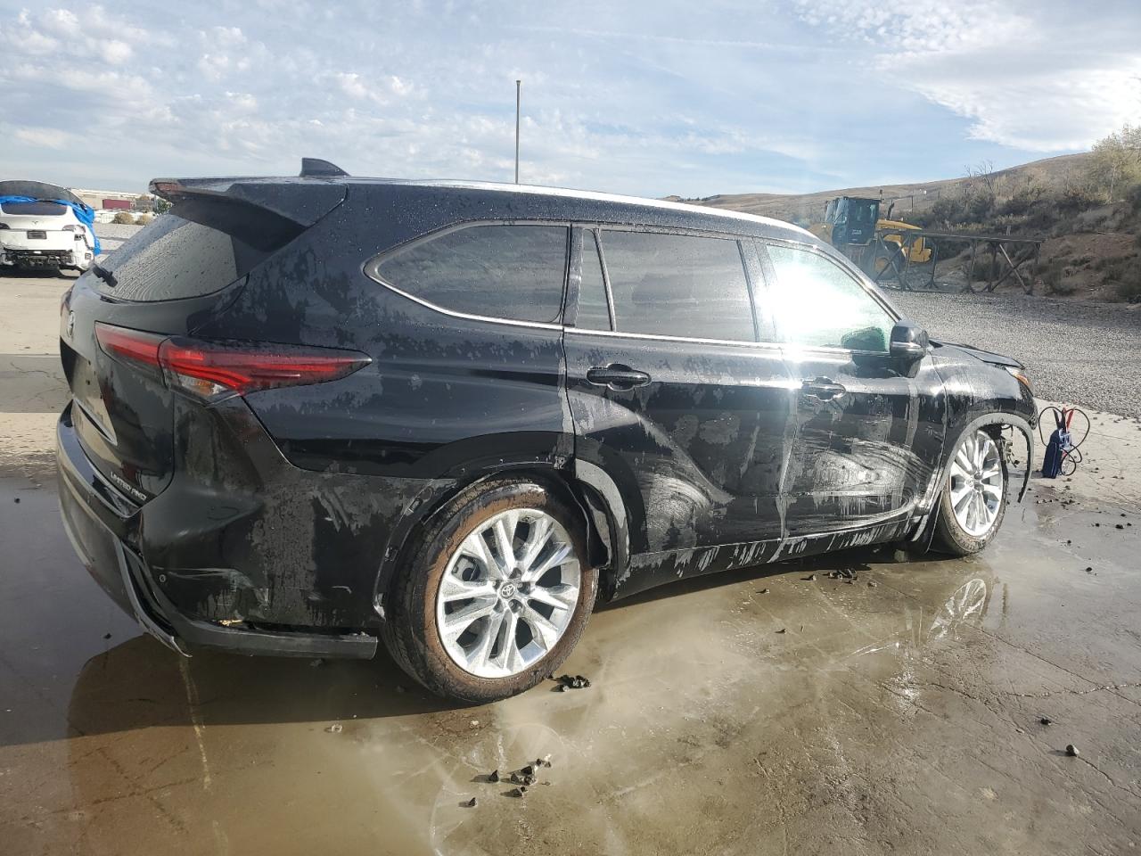 2025 TOYOTA HIGHLANDER LE — снимка 3