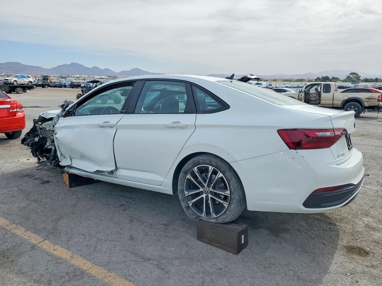 2024 VOLKSWAGEN JETTA SPORT — снимка 2
