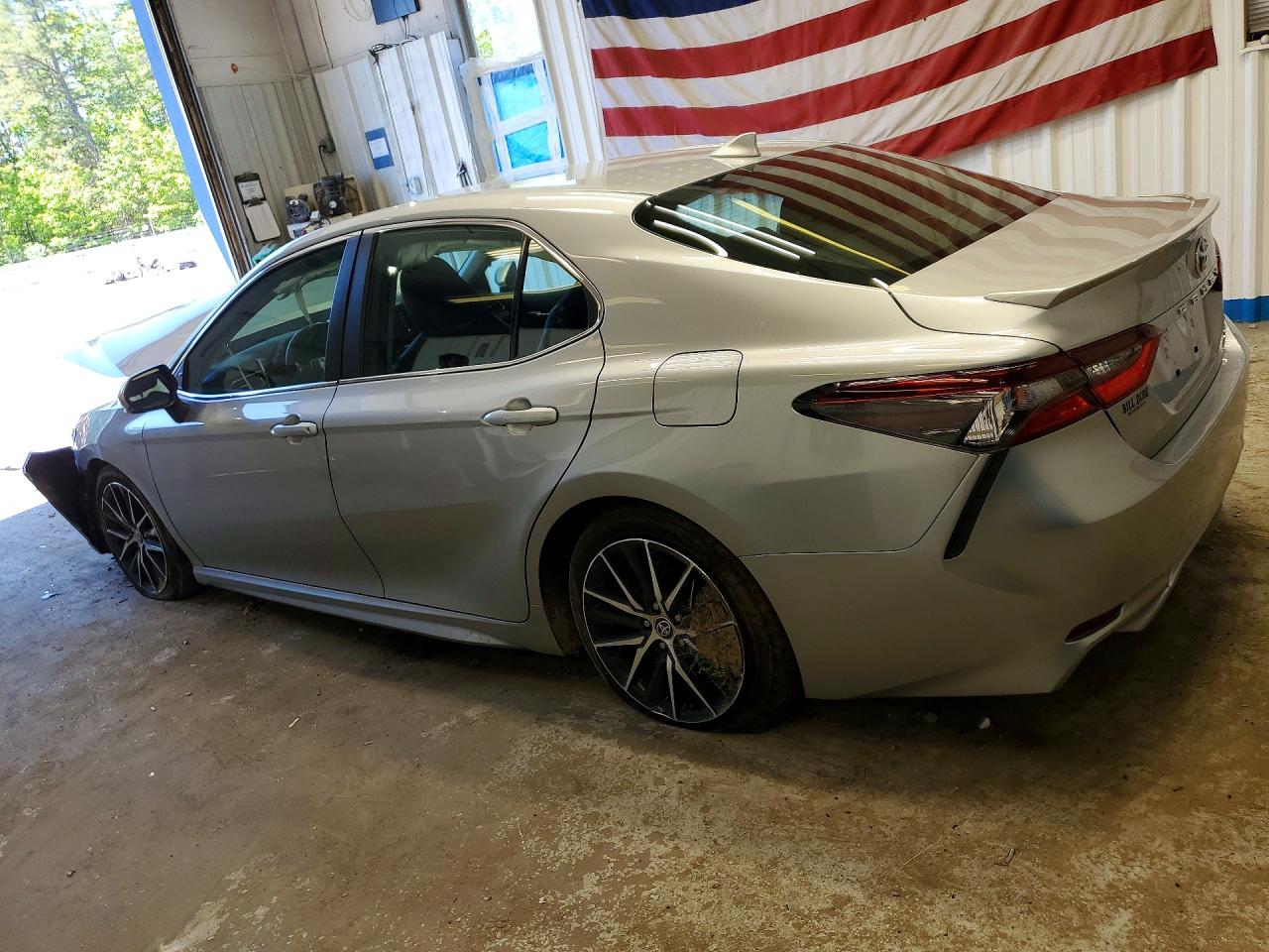 2022 TOYOTA CAMRY SE — снимка 2