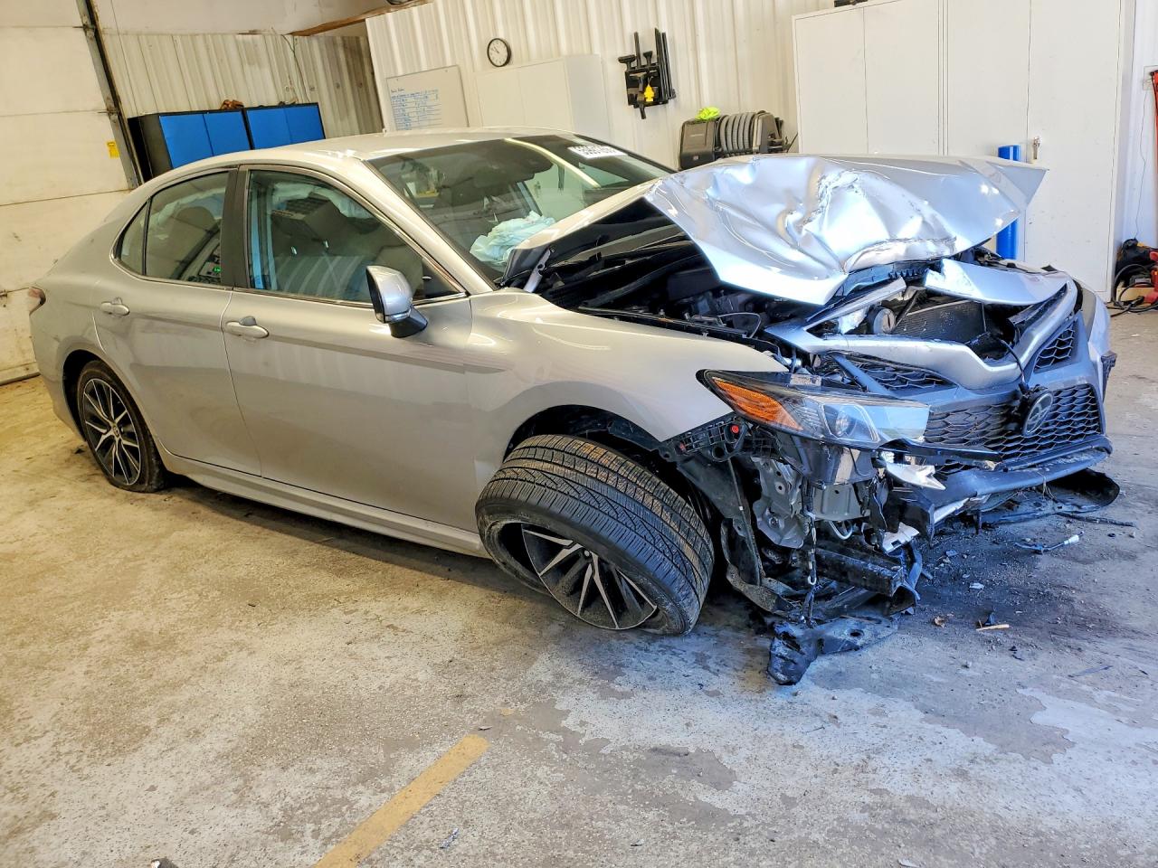 2022 TOYOTA CAMRY SE — снимка 4