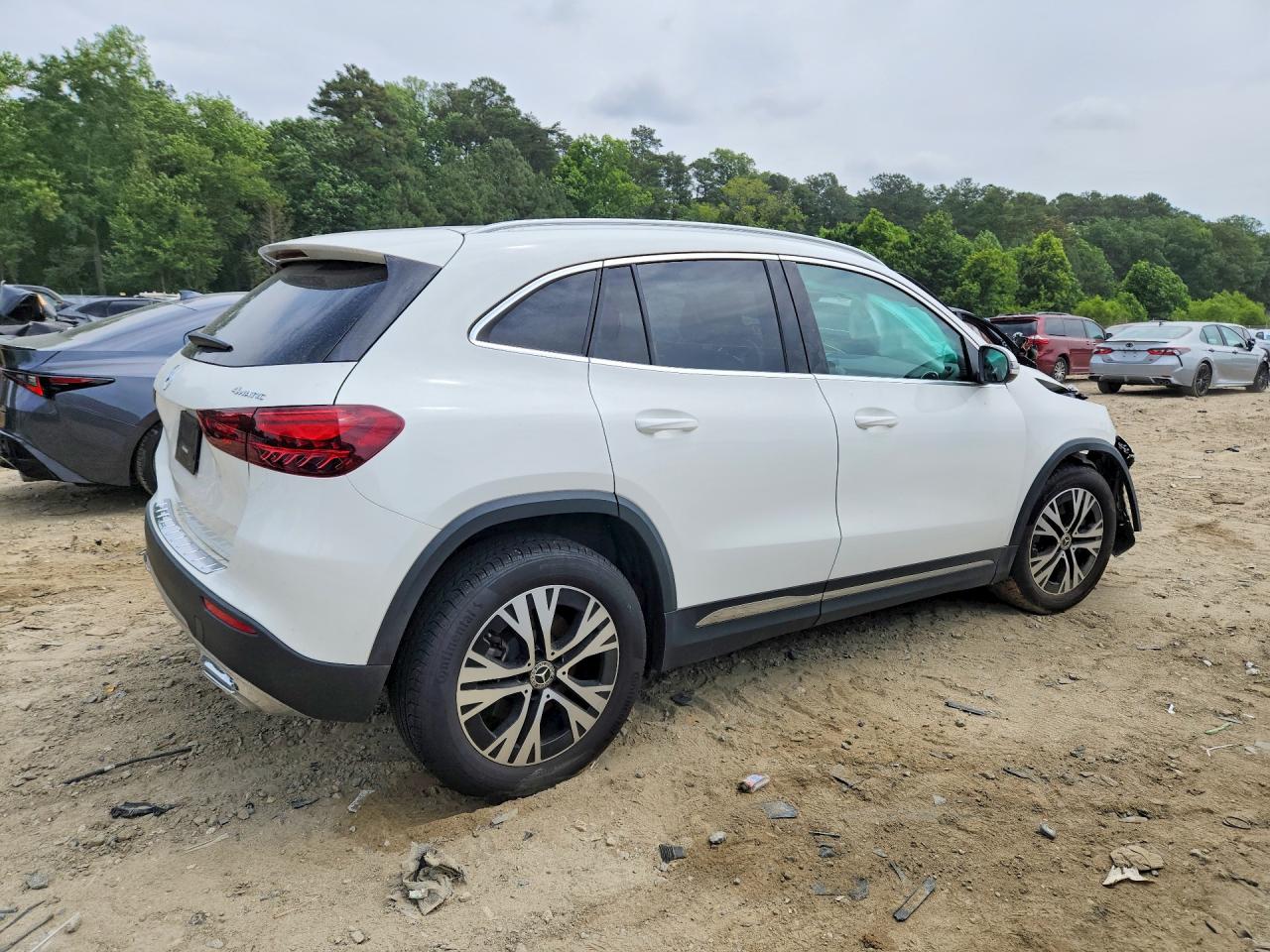 2025 MERCEDES-BENZ GLA 250 4MATIC — снимка 3
