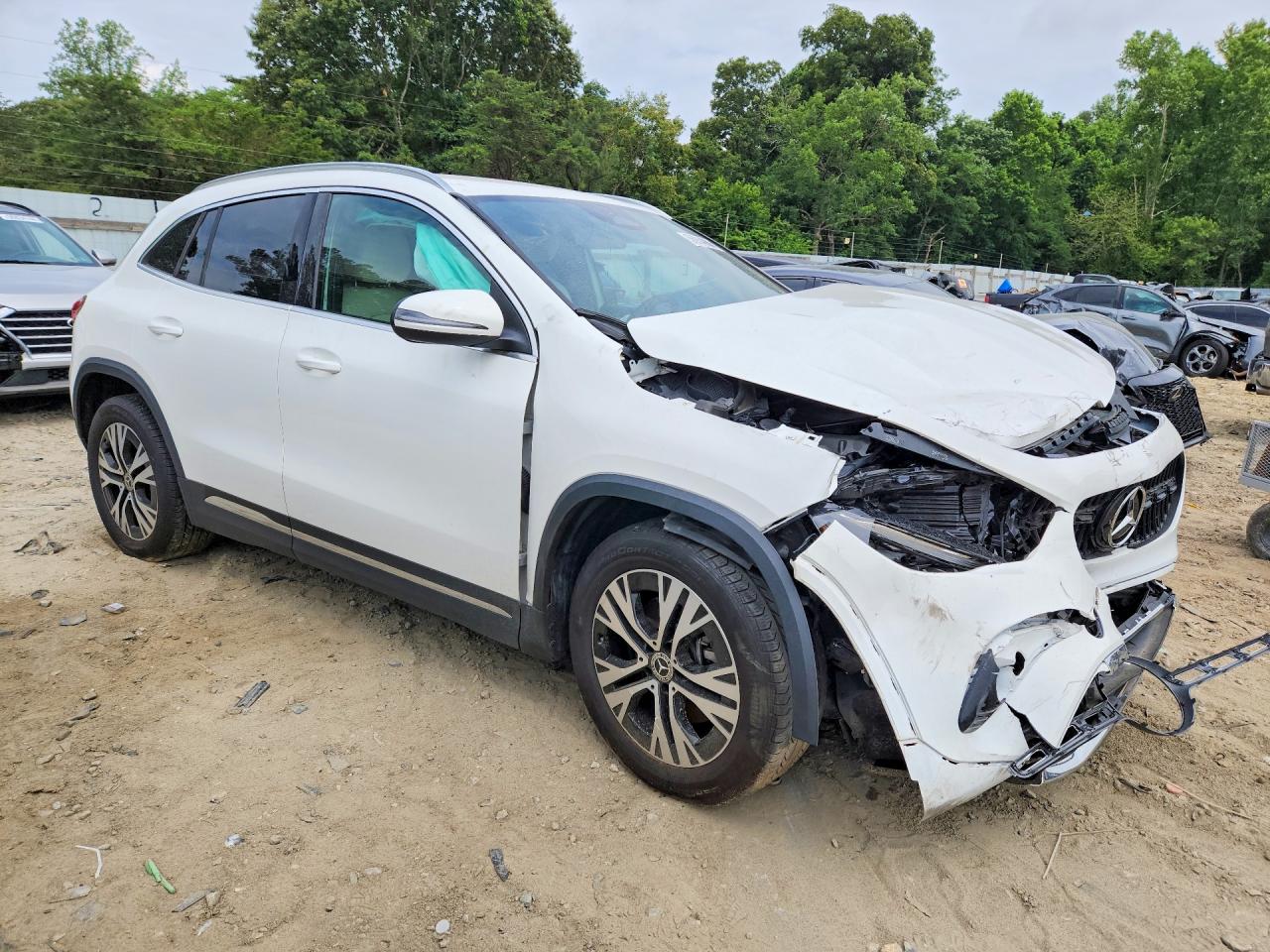 2025 MERCEDES-BENZ GLA 250 4MATIC — снимка 4