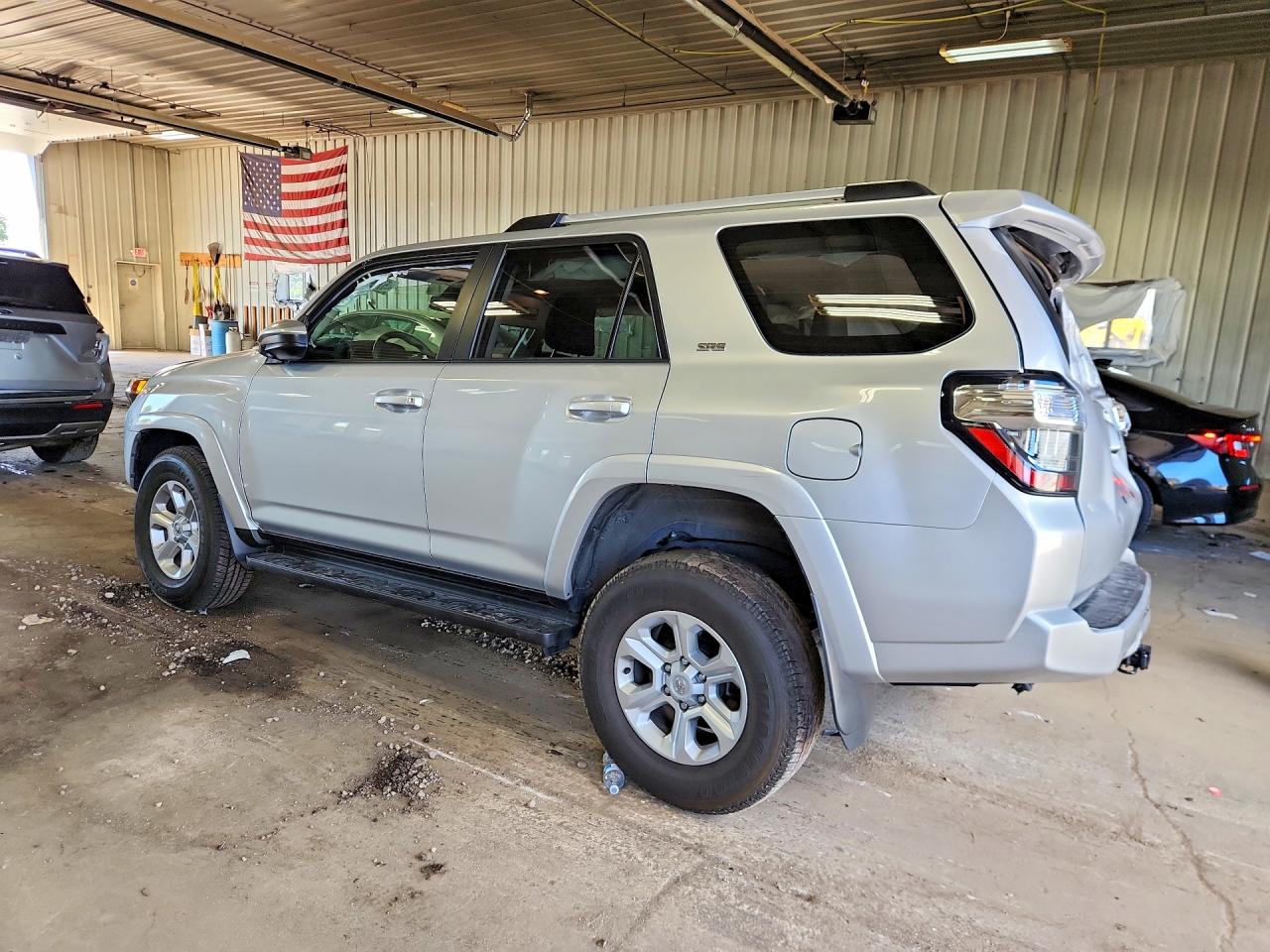 2024 TOYOTA 4RUNNER SR5 — снимка 2