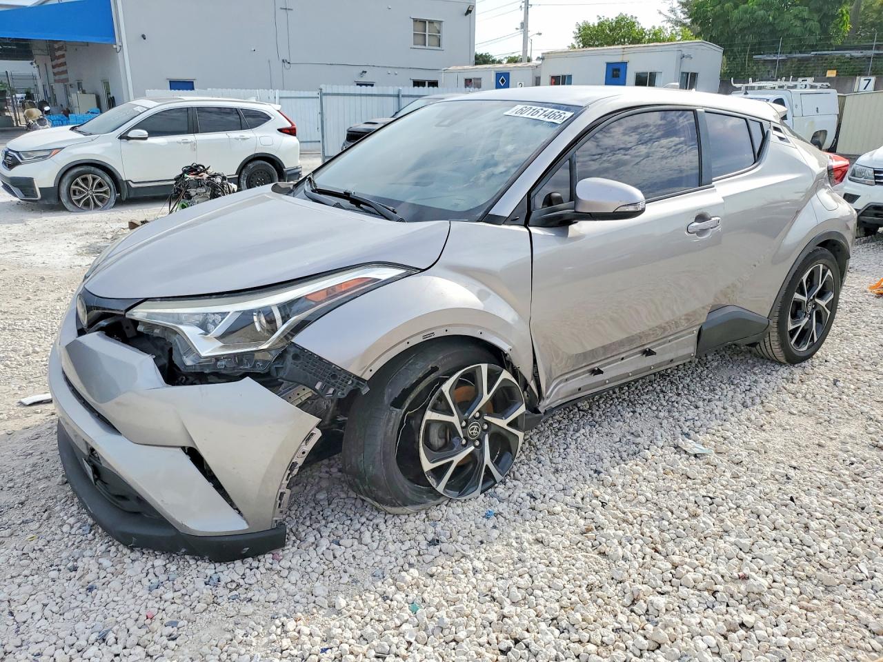 2019 TOYOTA C-HR XLE