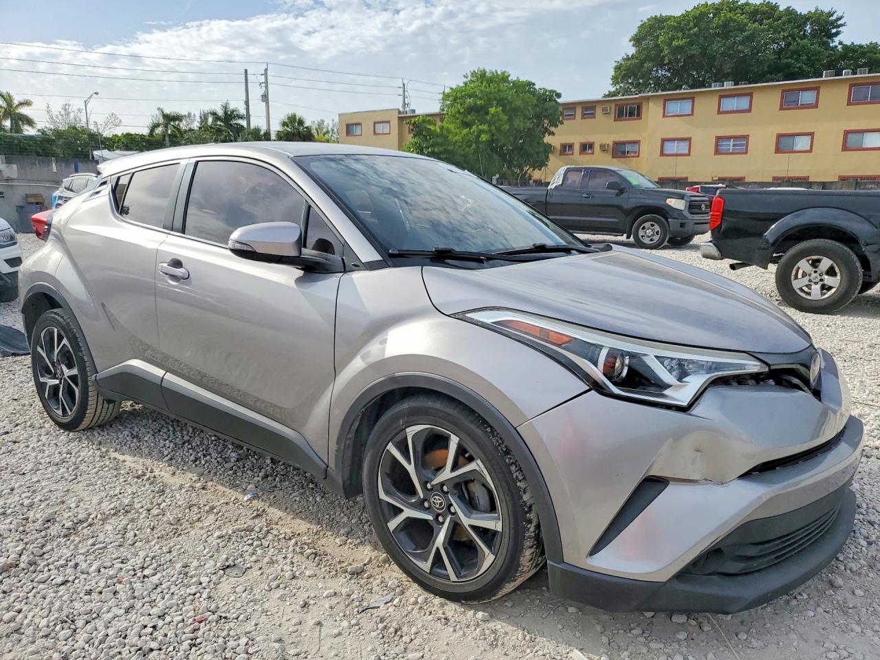2019 TOYOTA C-HR XLE — снимка 4