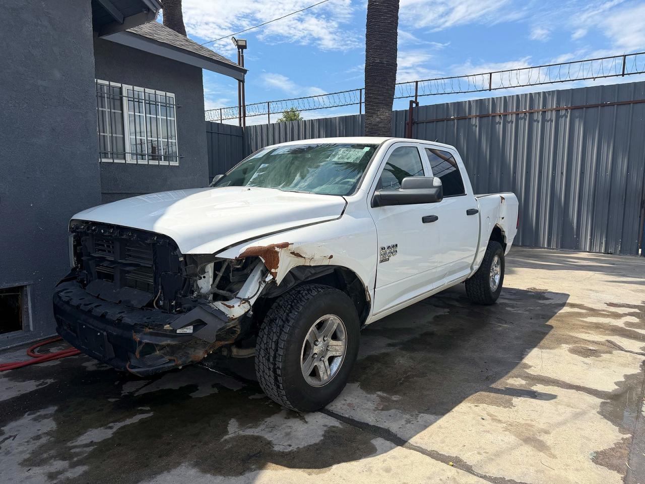 2022 RAM 1500 CLASSIC TRADESMAN — снимка 2