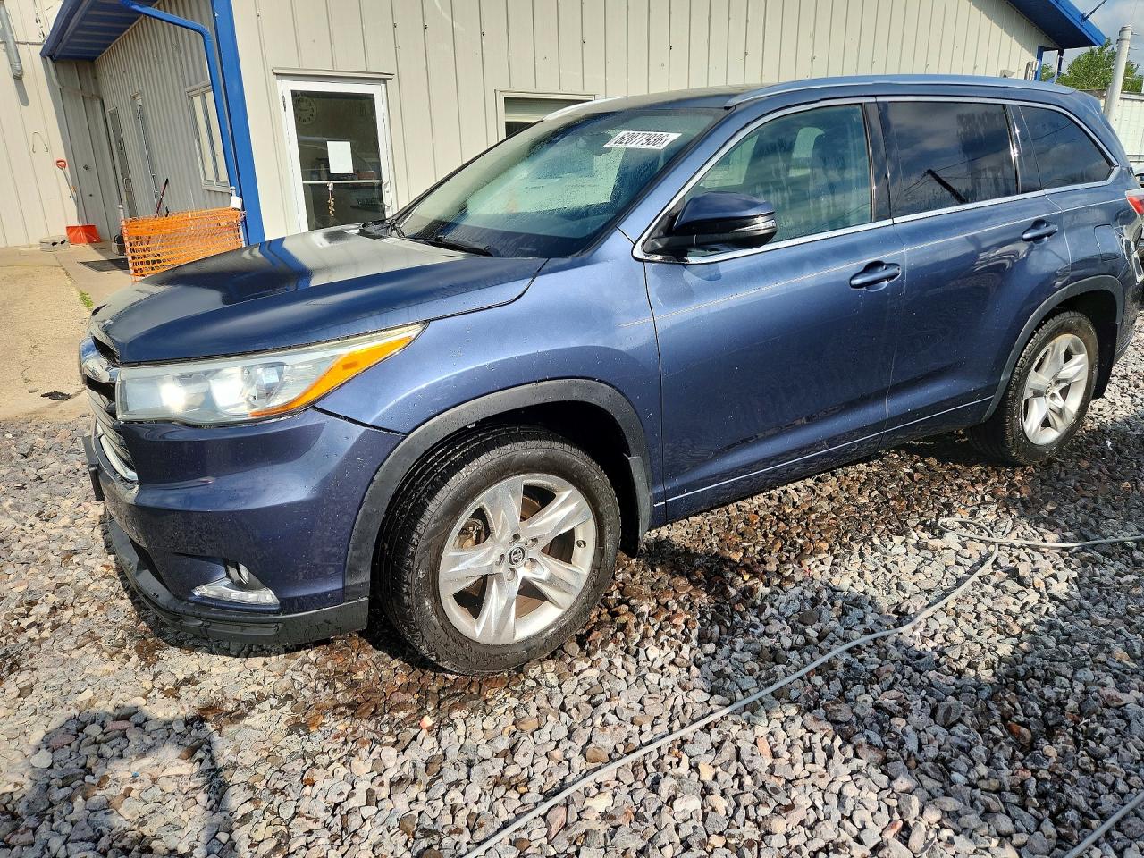 2016 TOYOTA HIGHLANDER LIMITED
