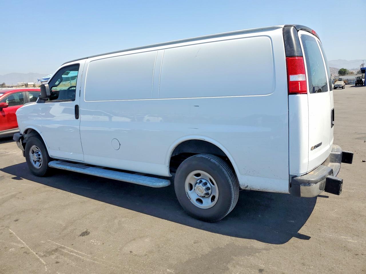 2022 CHEVROLET EXPRESS 2500 — снимка 2