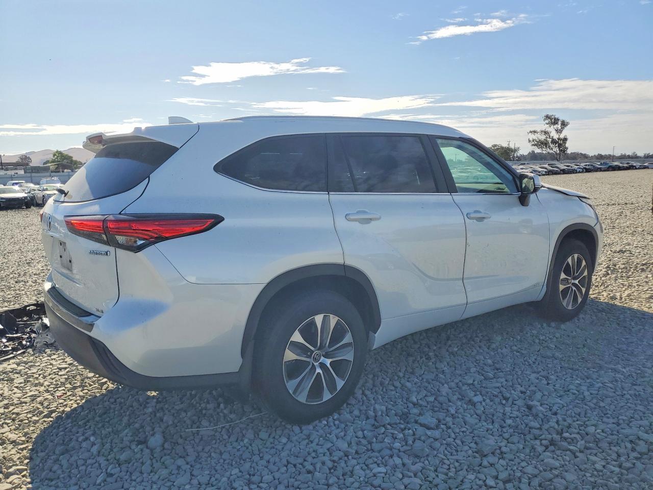 2023 TOYOTA HIGHLANDER HYBRID XLE — снимка 3
