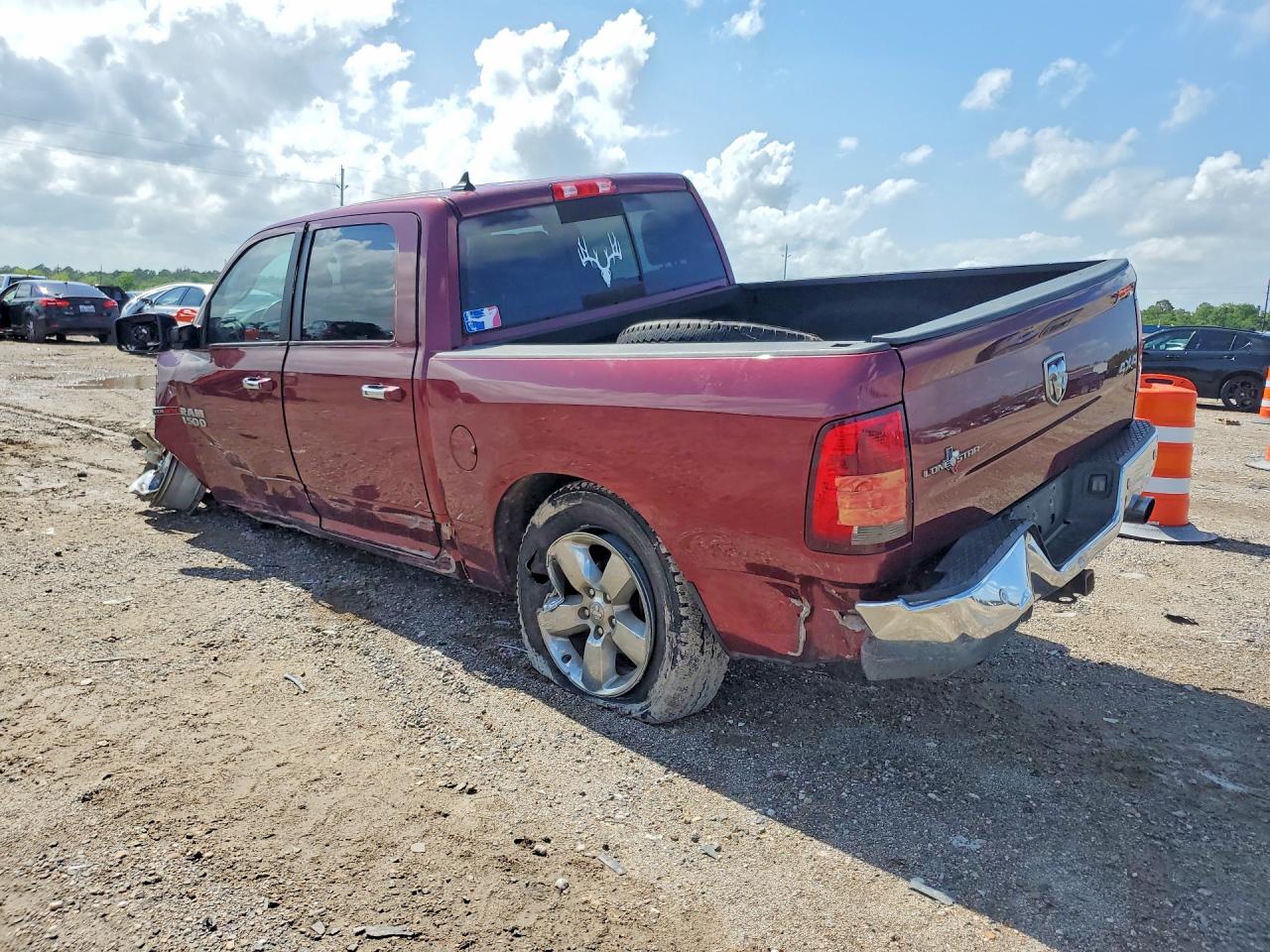 2016 RAM 1500 SLT — снимка 2