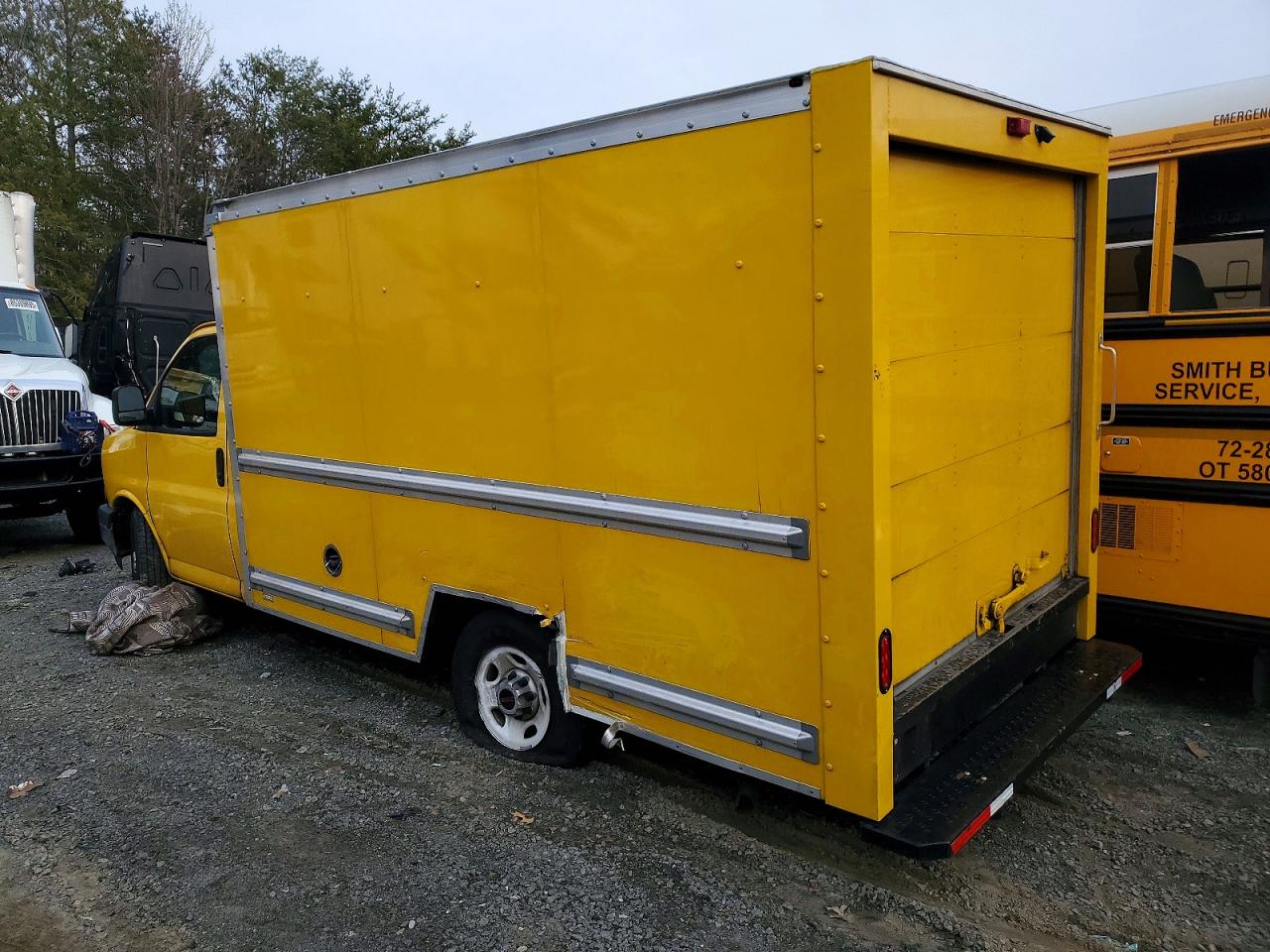 2022 GMC SAVANA CUTAWAY G4500 — снимка 2