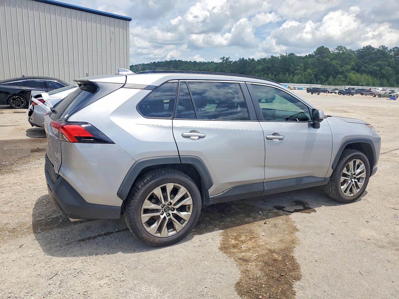 2021 TOYOTA RAV4 XLE PREMIUM — снимка 3