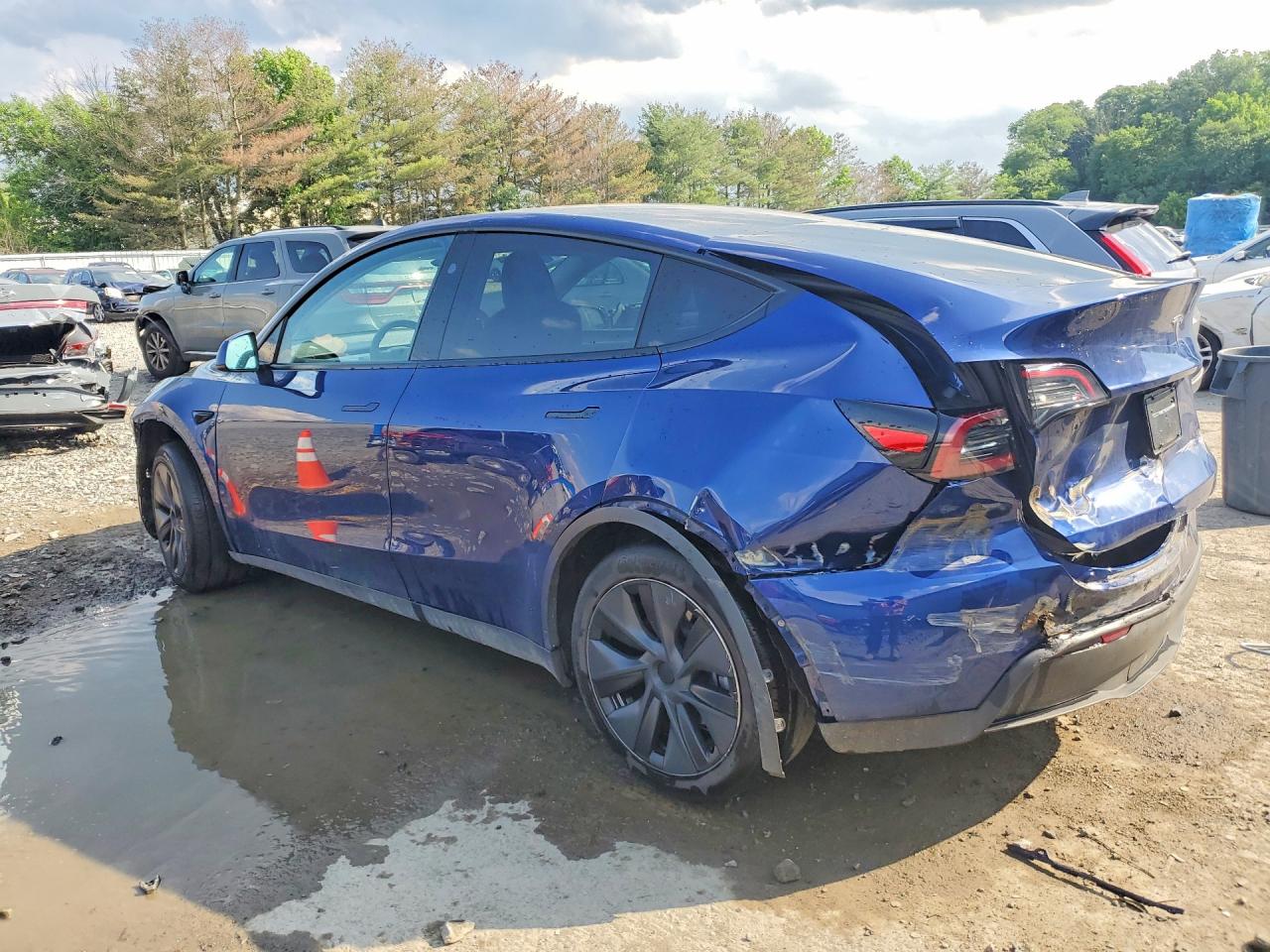 2025 TESLA MODEL Y — снимка 2