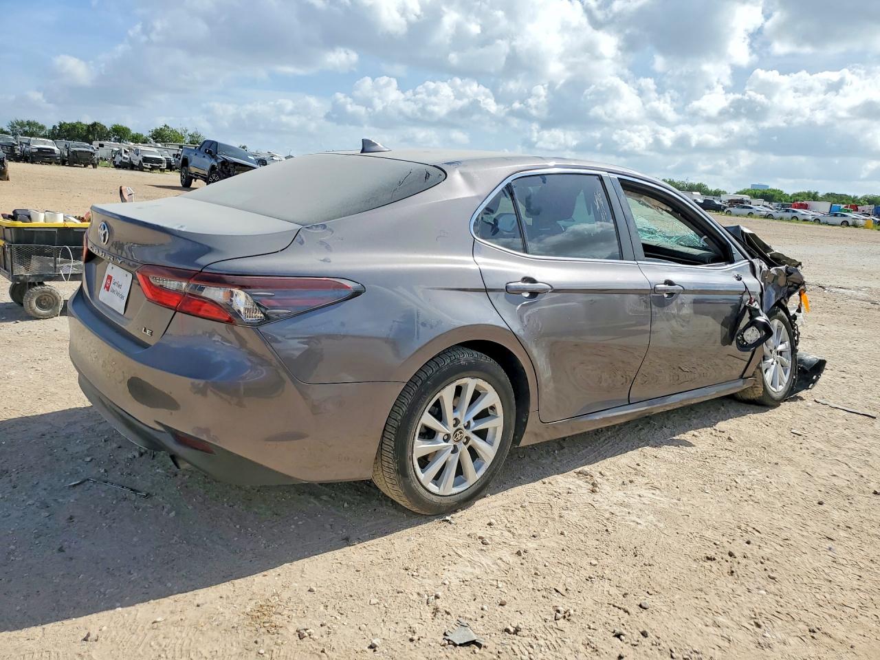 2023 TOYOTA CAMRY LE — снимка 3