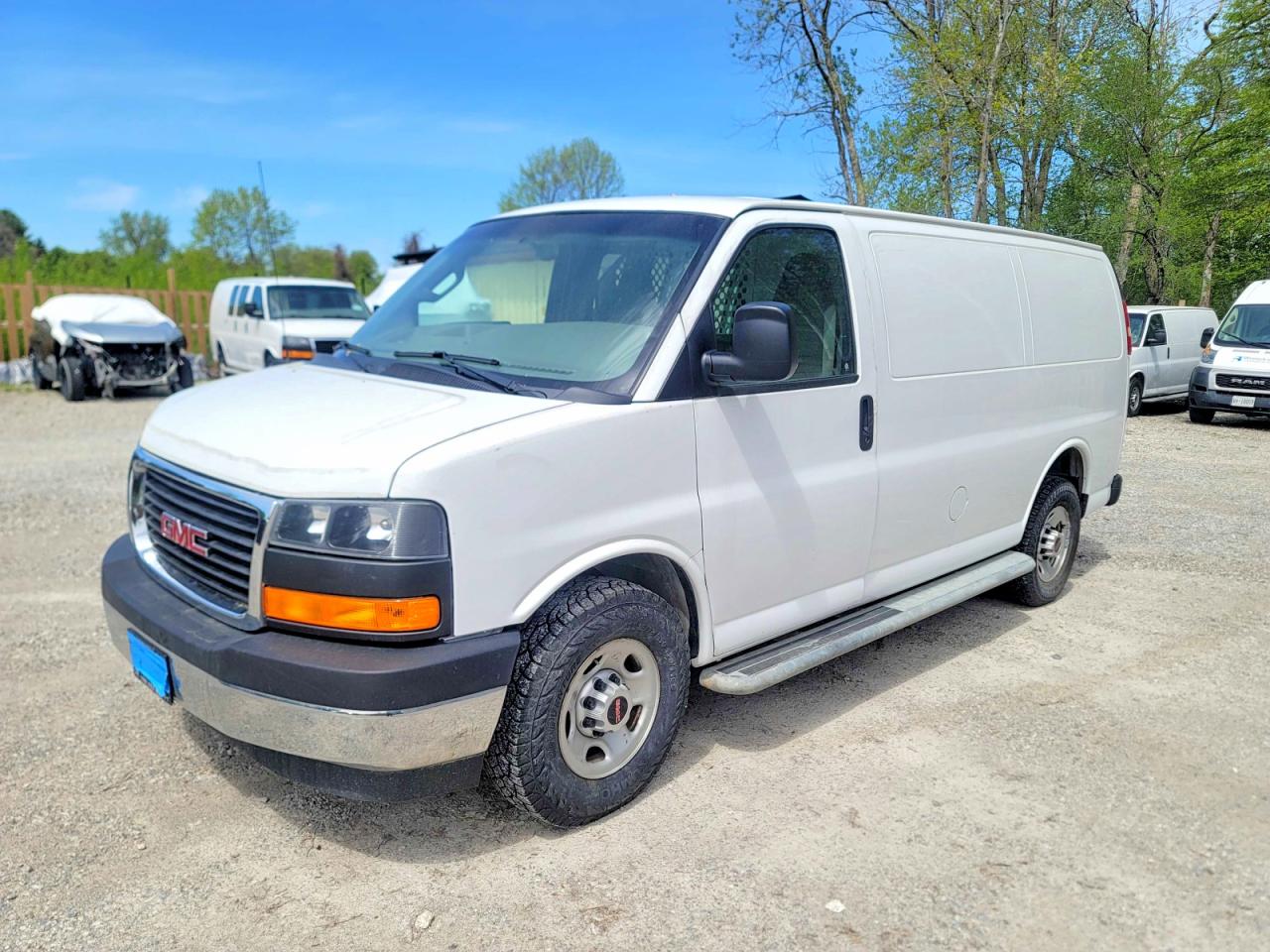 2017 GMC SAVANA G2500 — снимка 2
