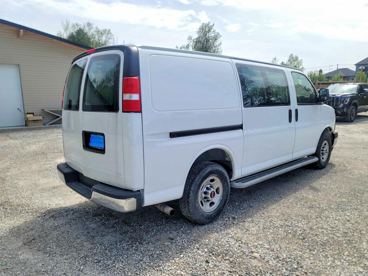 2017 GMC SAVANA G2500 — снимка 4