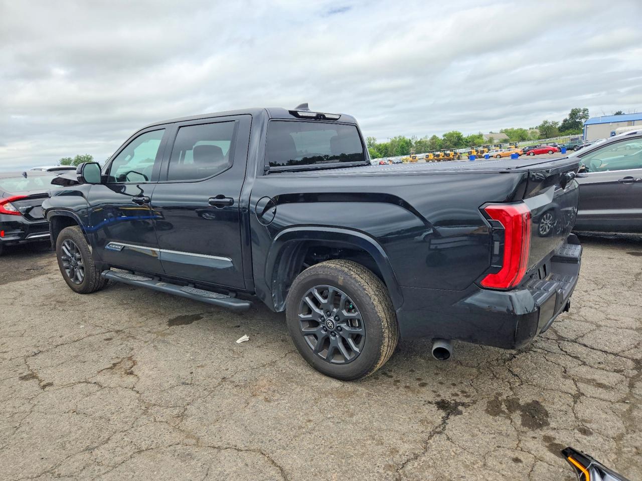 2025 TOYOTA TUNDRA PLATINUM — снимка 2