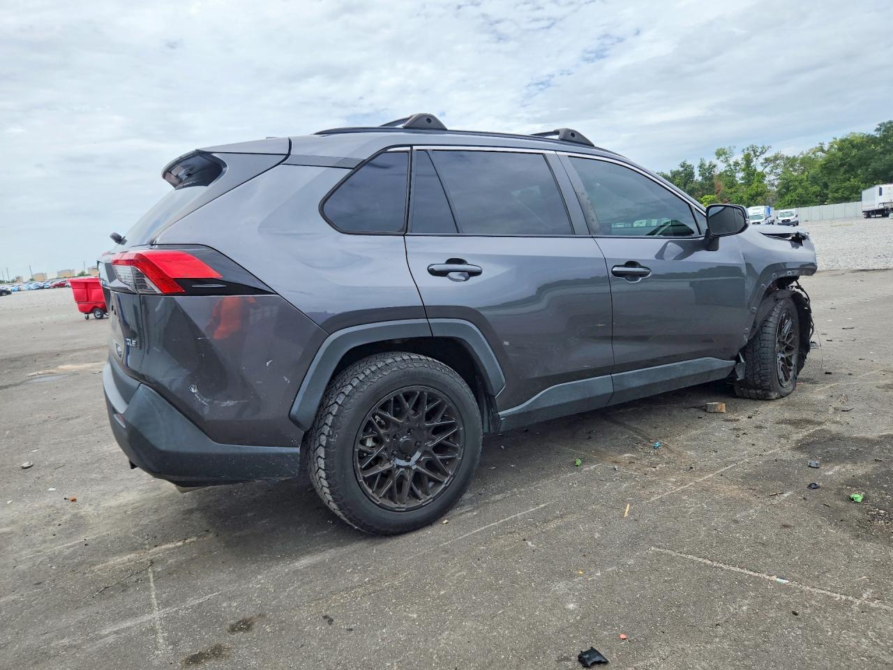 2022 TOYOTA RAV4 XLE — снимка 3