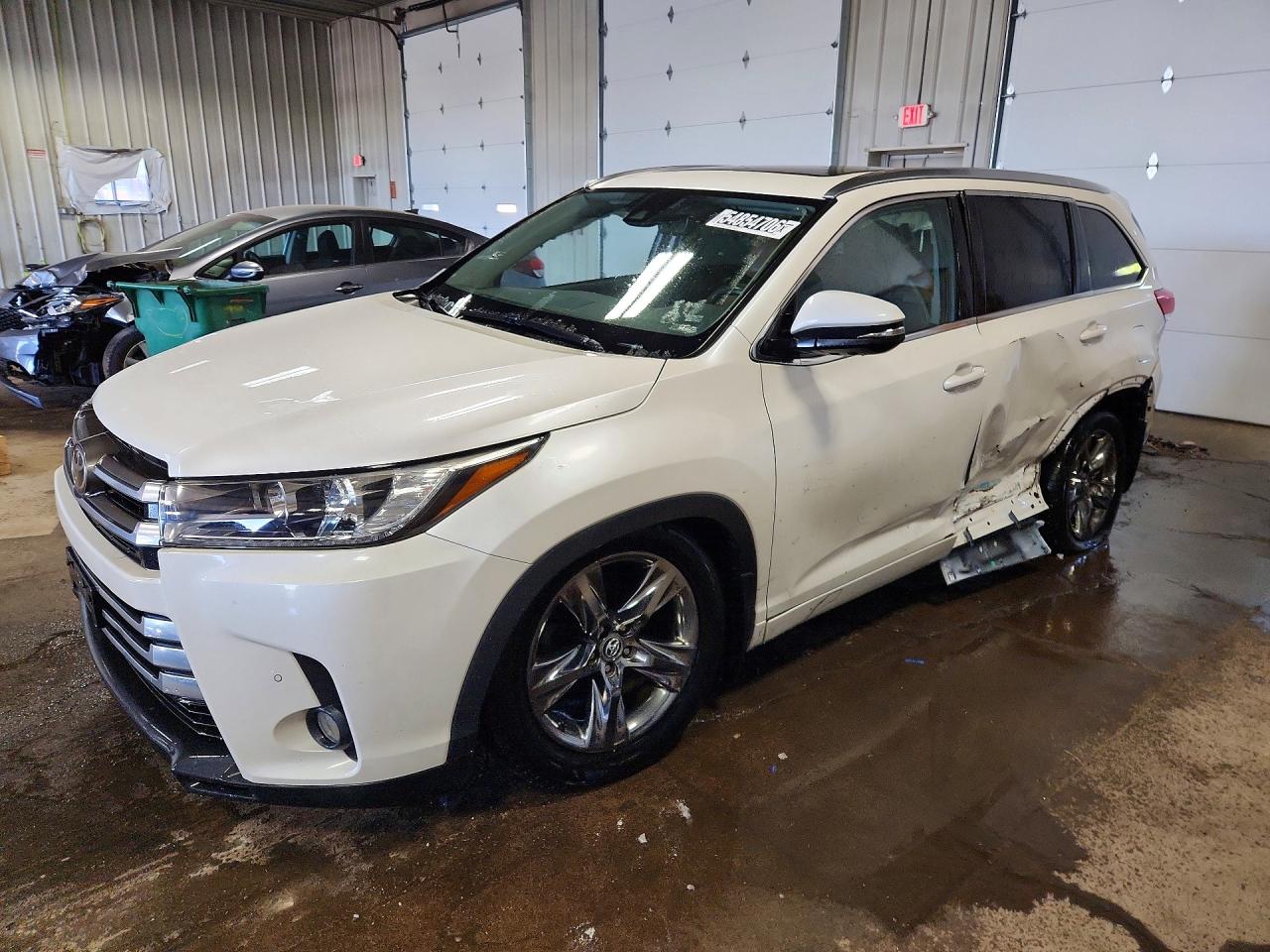 2017 TOYOTA HIGHLANDER LIMITED PLATINUM