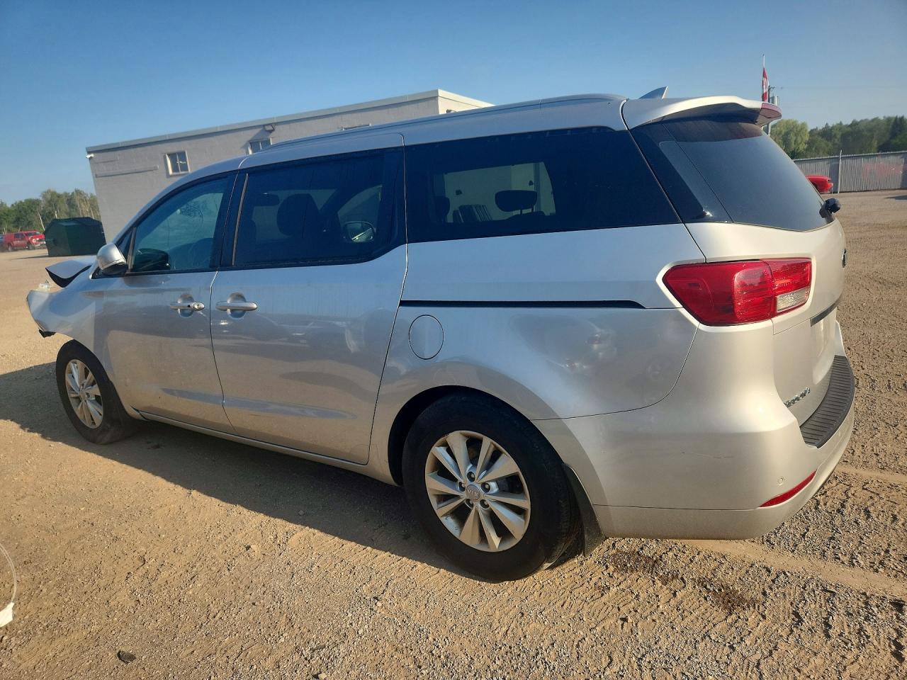 2017 KIA SEDONA LX — снимка 2