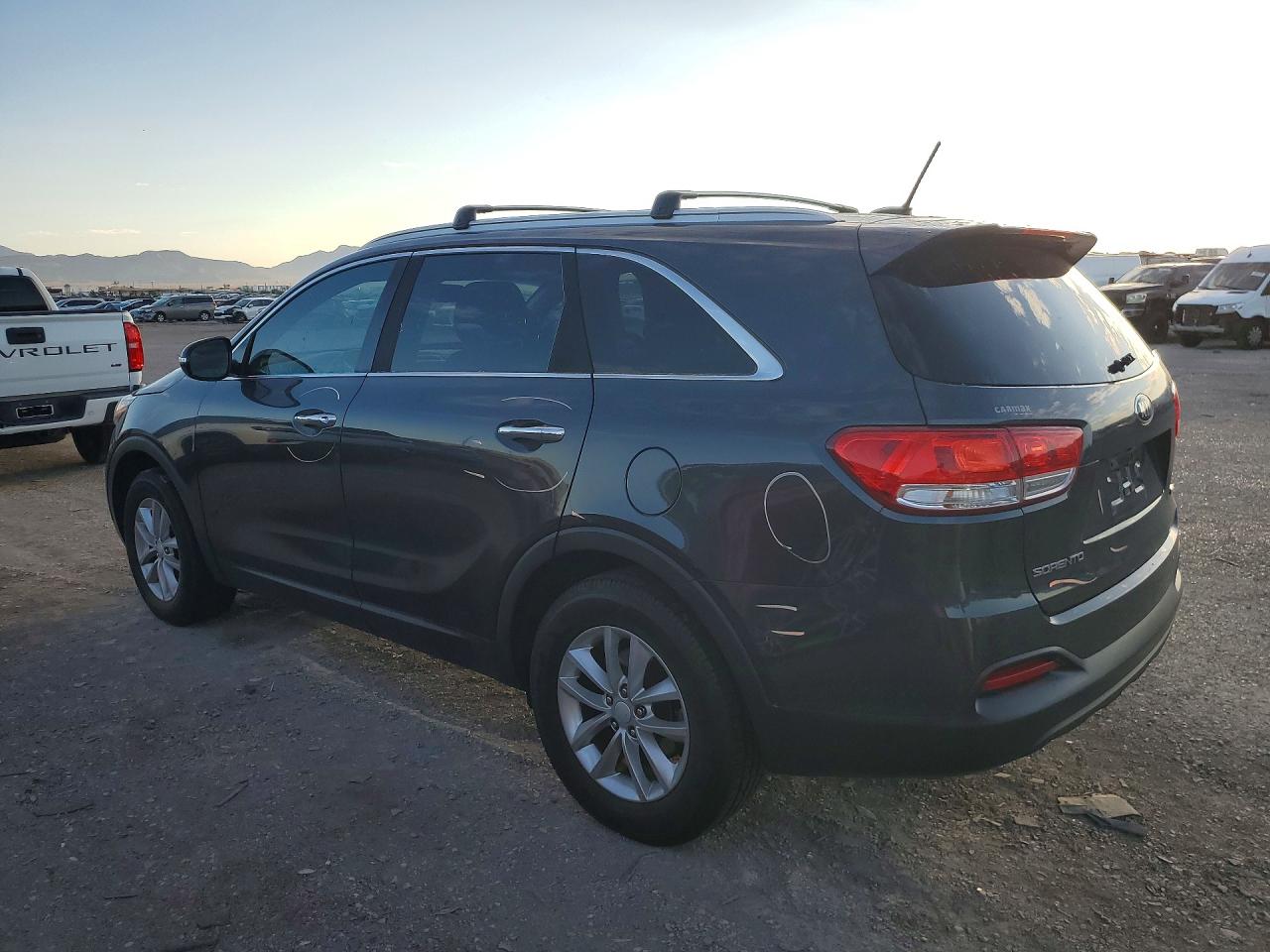 2016 KIA SORENTO LX — снимка 2