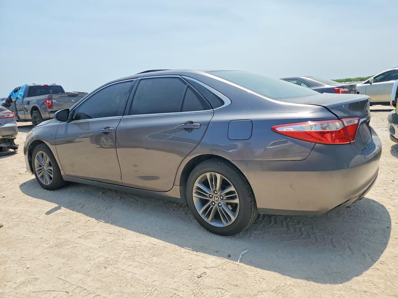 2015 TOYOTA CAMRY SE — снимка 2