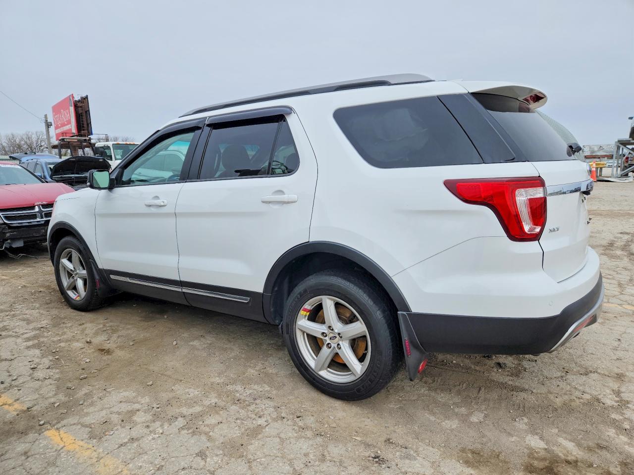 2017 FORD EXPLORER XLT — снимка 2