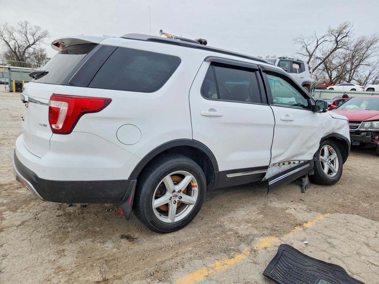 2017 FORD EXPLORER XLT — снимка 3