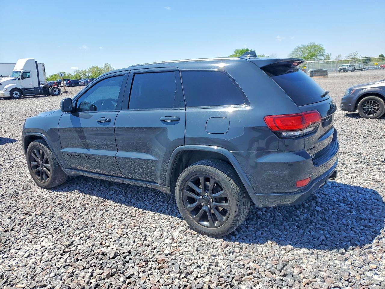 2017 JEEP GRAND CHEROKEE LAREDO — снимка 2