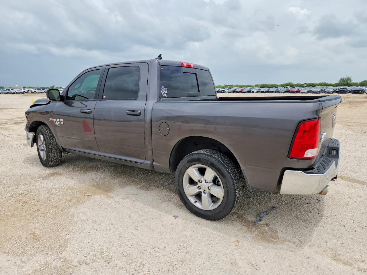 2019 RAM 1500 CLASSIC SLT — снимка 2