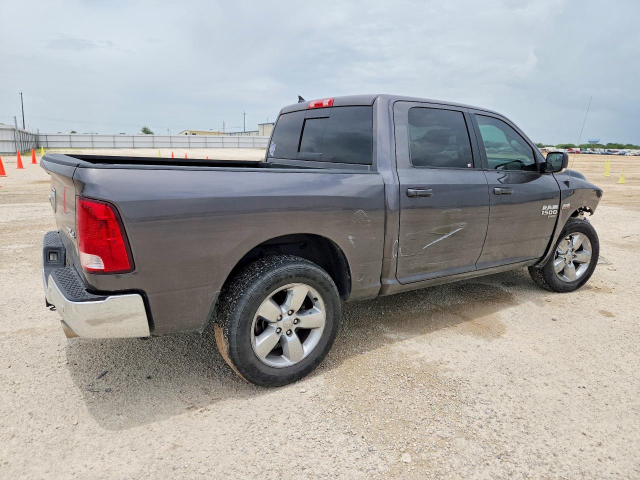 2019 RAM 1500 CLASSIC SLT — снимка 3