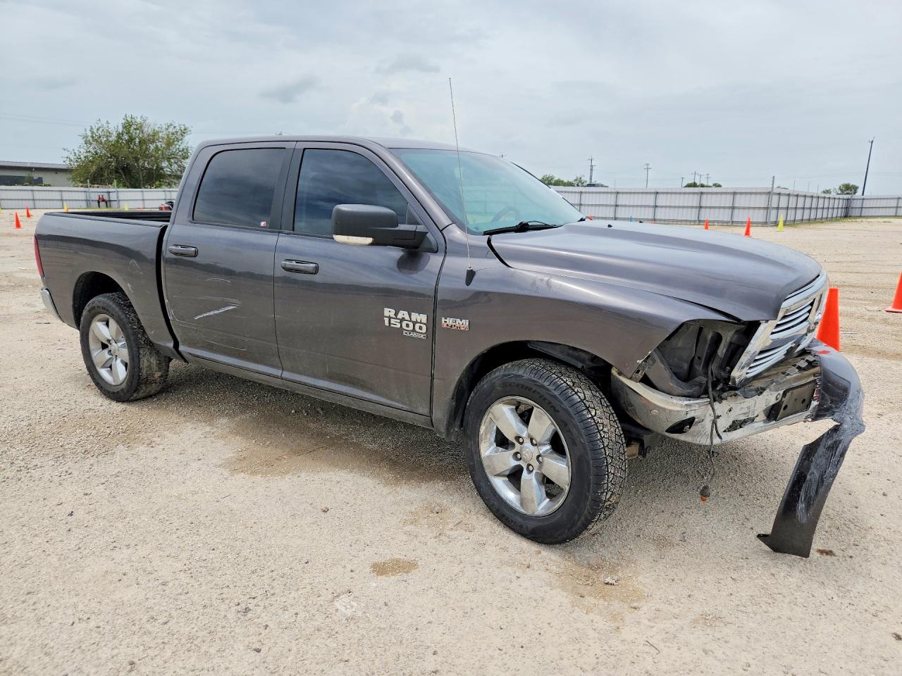 2019 RAM 1500 CLASSIC SLT — снимка 4