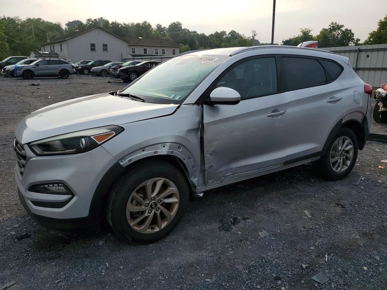 2017 HYUNDAI TUCSON SE