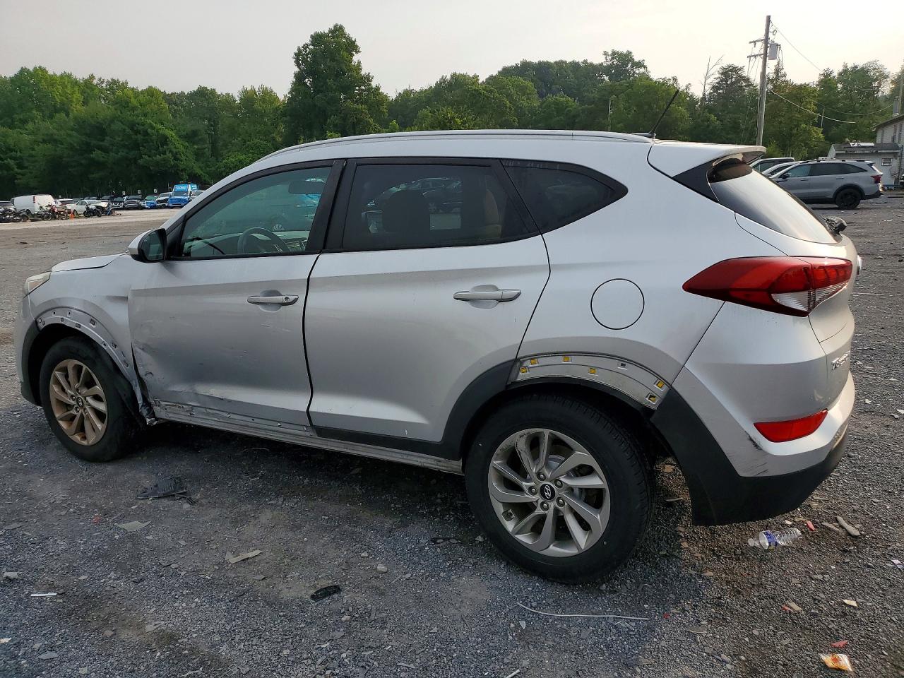 2017 HYUNDAI TUCSON SE — снимка 2